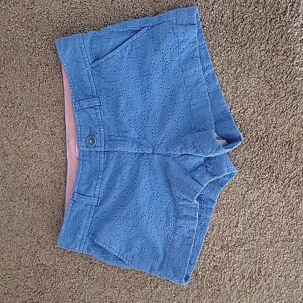Lilly Pulitzer Blue Eyelet Shorts size 2